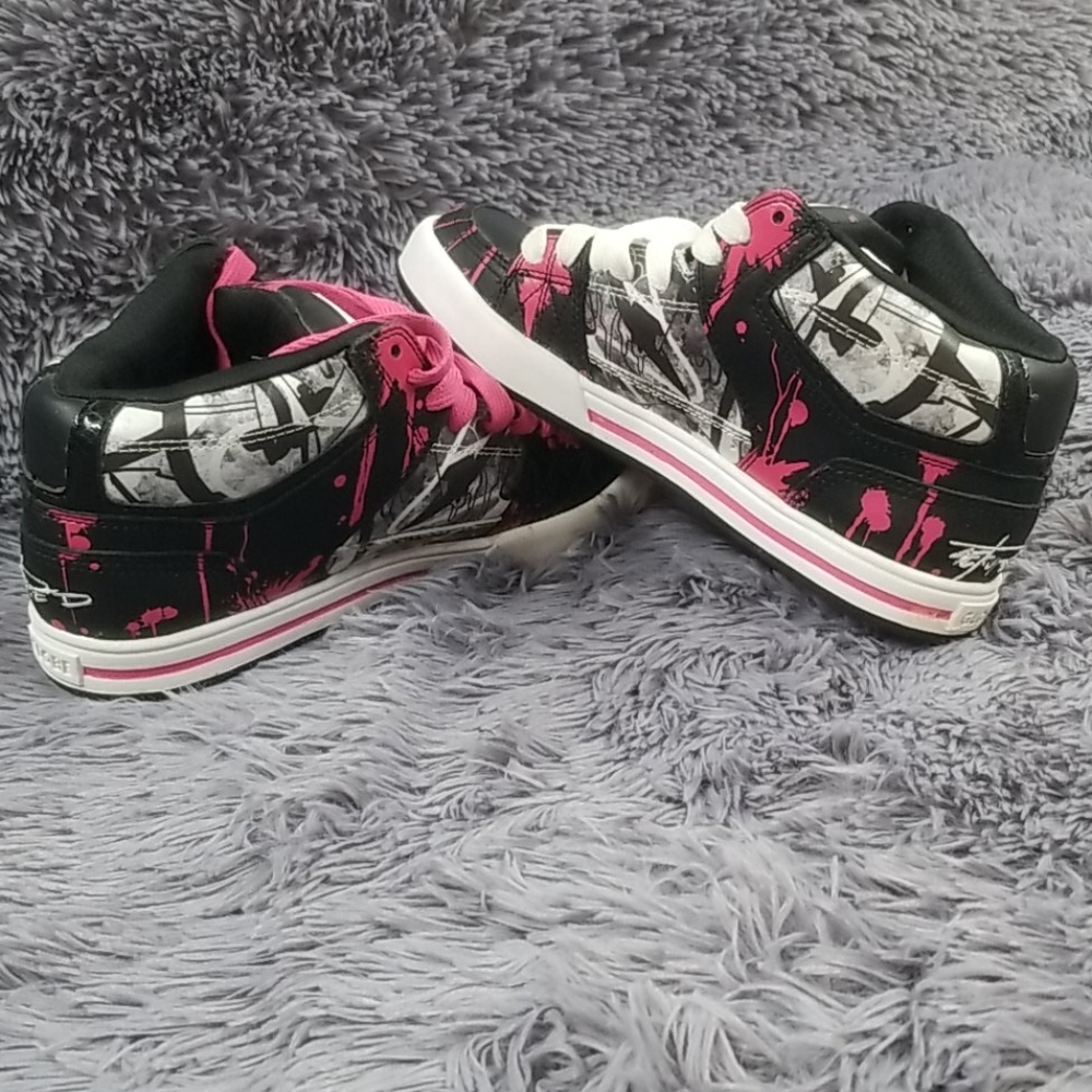 Globe mace hi skate shoes